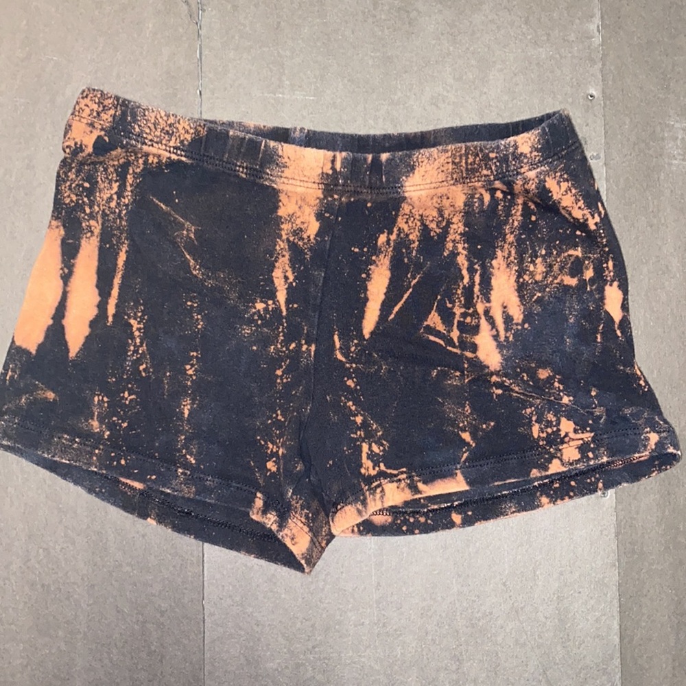 Q USA XS Black Bleach Dye Shorty Shorts
